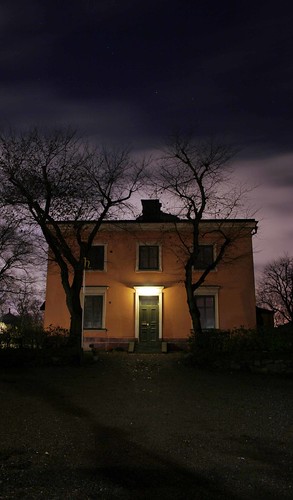 spooky house by arndalarm