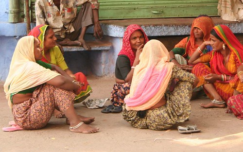 Women chatting in Jodhpur street