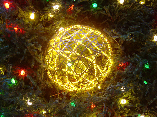 Daley Plaza Christmas Tree: Yellow Ornament