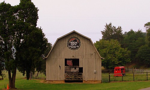Side of the www.seerockcity.com barn