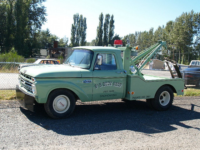 Antique ford tow truck #7