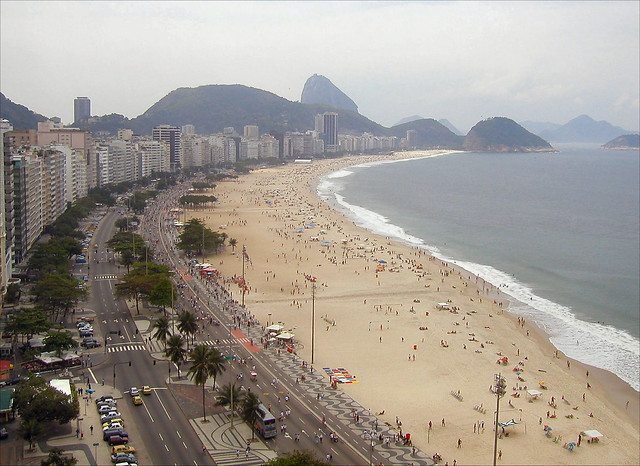 Пляж Копакабана, Рио-де-Жанейро.