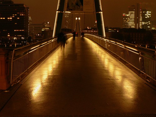 walking on bridge by ivan slunjski - BlogNotiz.De