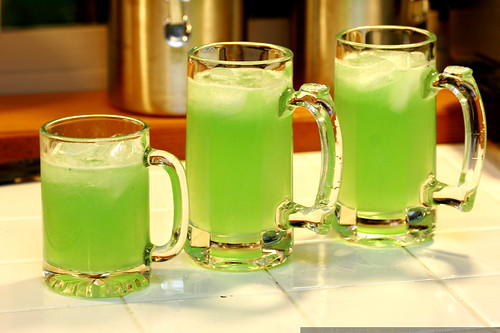 home-made green lemonade for not-st-patricks day - &nbsp;_MG_1690