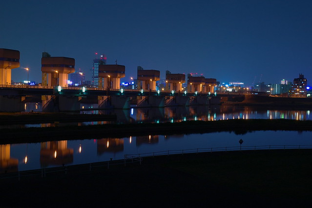Night view of Yodo River large floodgate