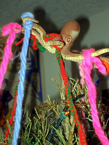 TRADITIONAL CHRISTMAS OCTOPUS