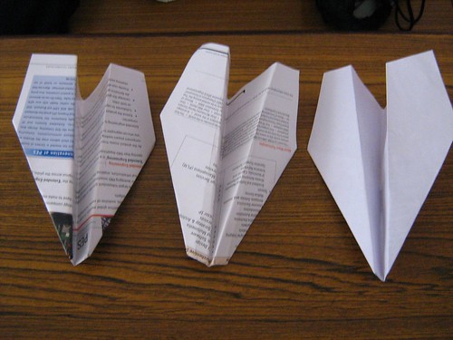 Open paper aeroplane design