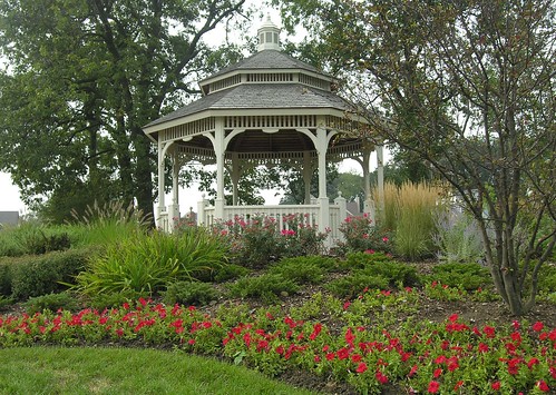 Gazebo at entrance to Clublands Antioch