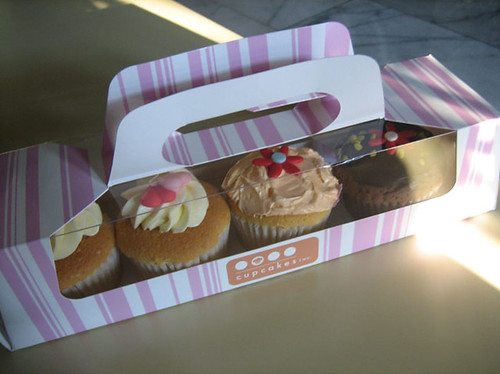 Cupcakes and packaging