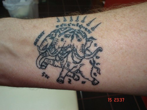 Posted by admin in Koi Tattoos koi tattoo Designs thai tradition tattoo 