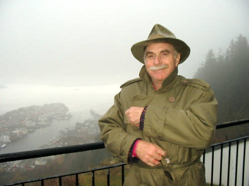 Howard Rheingold, with Bergen in the background