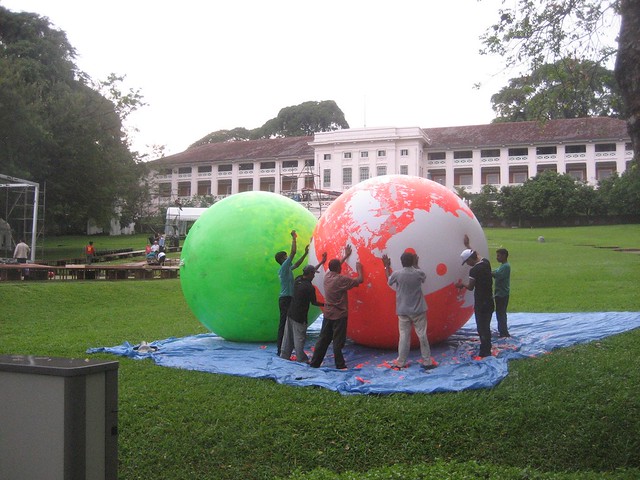 Inflating giant balls