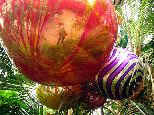 Chihuly-Ball