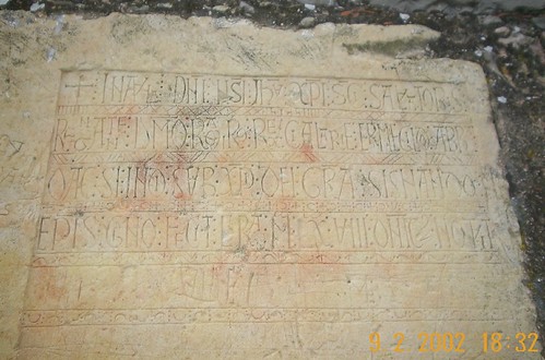 Inscripción fundicional en una piedra del s. X.