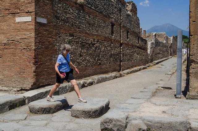 20150519-Pompeii-Pedestrian-Crossing-0434