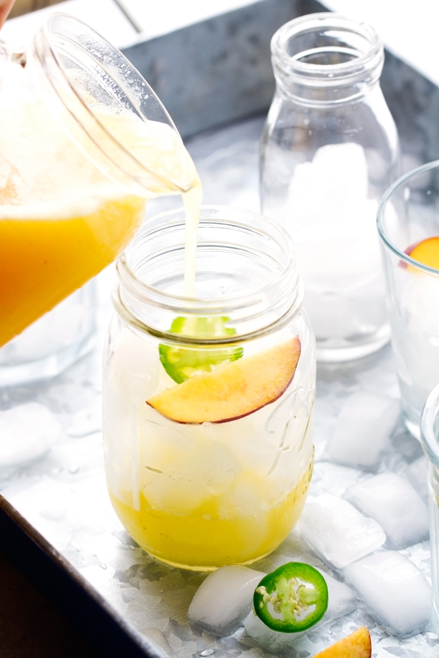 Peach Agua Fresca - A cool and refreshing drink that's refined sugar free and perfect to chill out with this summer! #aguafresca #peaches #peachtea | Littlespicejar.com
