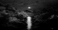 le nuvole e la luna