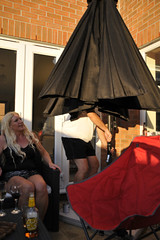 "how to put up a parasol " 