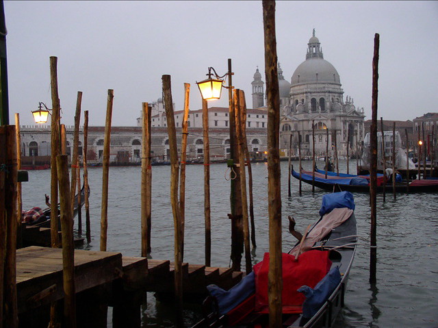 Venice at dusk in winter, a destination offered by specialist travel companies like Bellini Travel