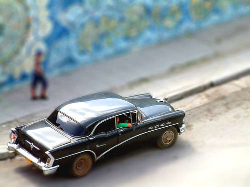 AlfGX permitted me to use his Havana 50' car Memorabilia for tiltshift