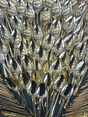 many spoons in a pattern
