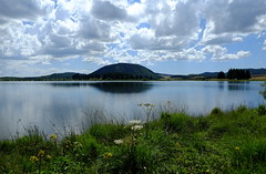 Lac, Cantal. [été 2015]