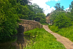 Huddersfield Canal, Uppermill