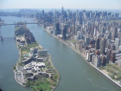 Roosevelt Island & UES - NYC (4-26-06) by hotdogger13, on Flickr