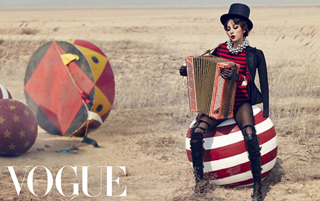 Lee Hyori hóa lạ lẫm với mỹ nhân rạp xiếc  trên Vogue
