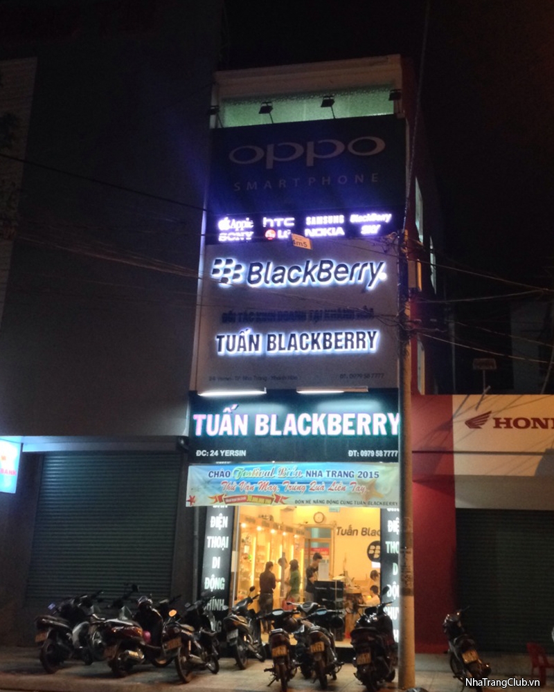 Tuấn BlackBerry Mua bán-Sửa chữa BlackBerry-iPhone-iPad-Sony-Samsung-LG-HTC-SKY.Có bán trả góp