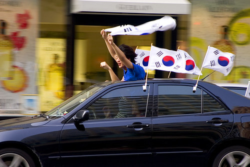 韓国人と韓国旗