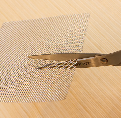 cutting stainless steel 20 mesh with scissors