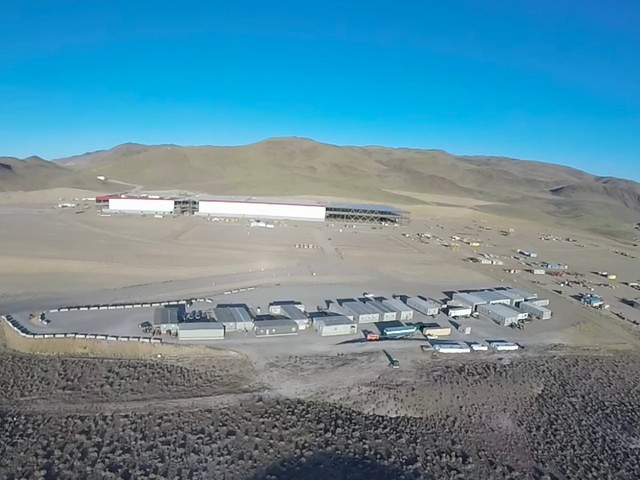 12 sự thật đáng kinh ngạc về dự án nhà máy năng lượng Gigafactory của Elon Musk