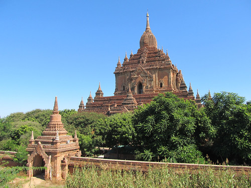 Old Bagan: le temple Htilominlo