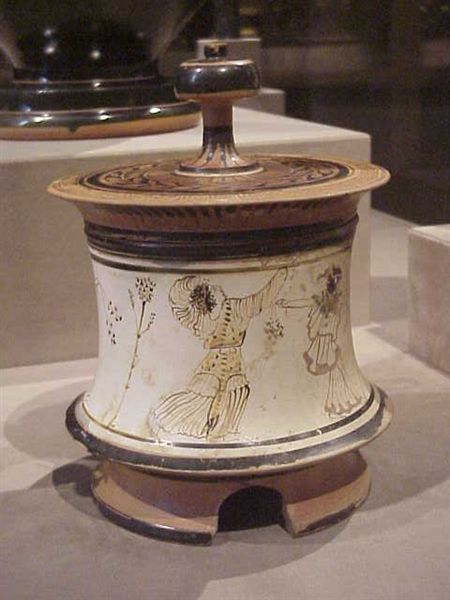 Greek pyxis white-ground lekthos and terracotta by the Sotheby painter  460-450 BC BCE