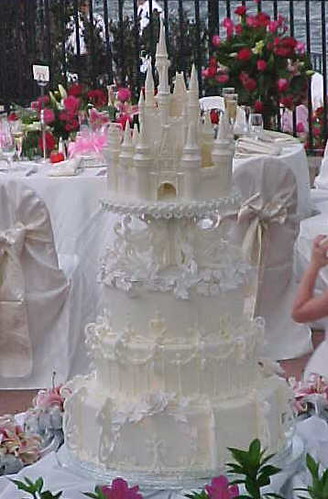 A beautiful wedding cake of Cinderella's castle