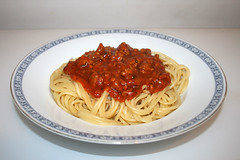 Spaghetti with ground meat tomato sauce / Spaghetti mit Hackfleisch-Tomatensauce