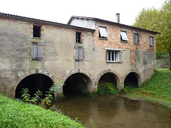 En route to Albi - the mill at Realmont  (4)