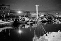 Photo N§B de 1969- port de pêche de Keroman la nuit