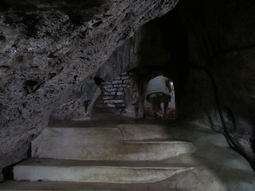 Une toute petite pièce dans la grotte pour méditer