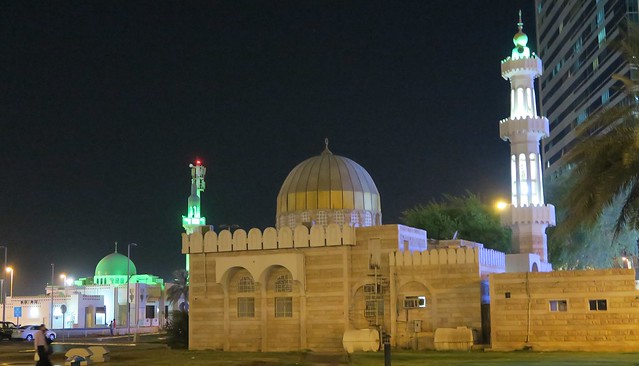 jaami' al kauthar at night