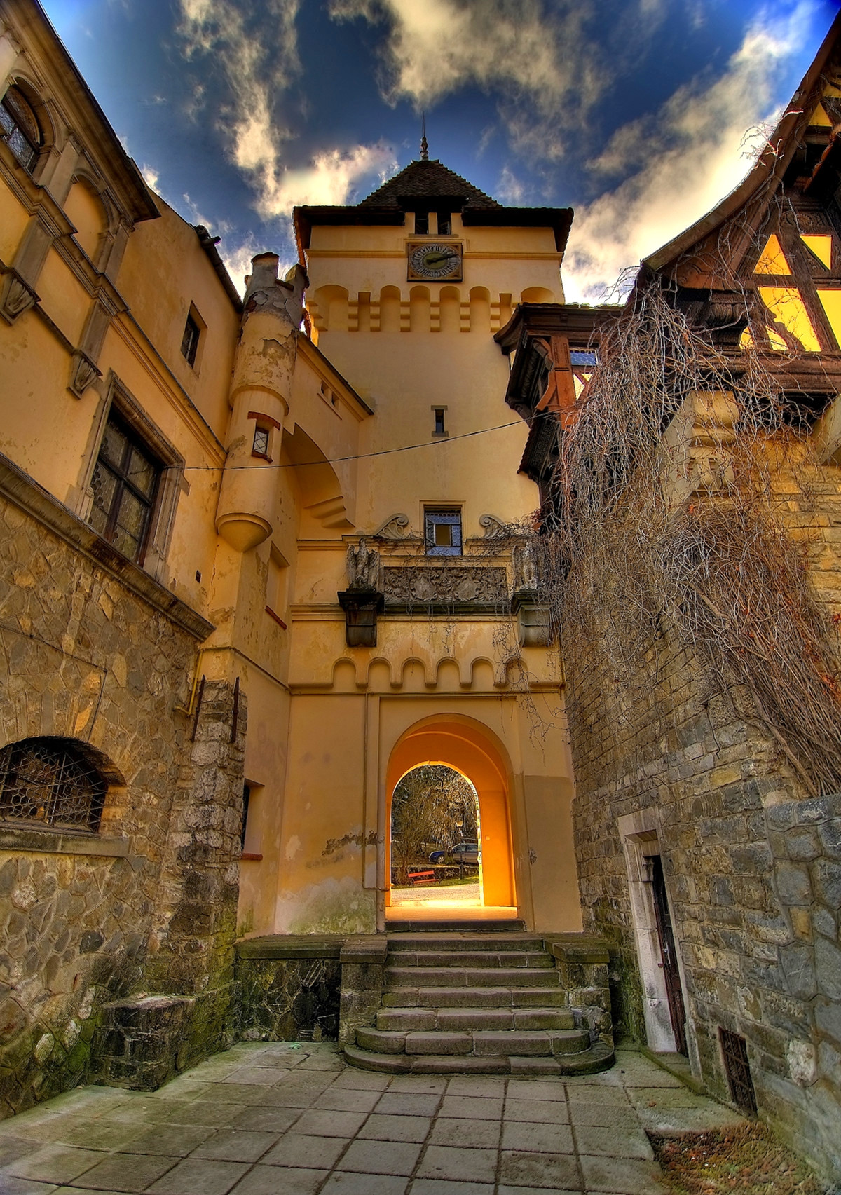 Peleş Castle. Credit Gaspar Serrano, flickr