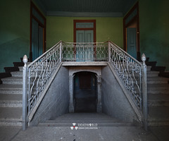 UE: Stairway Villa