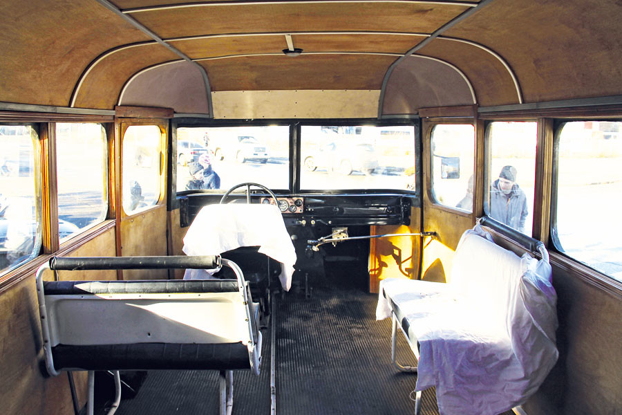 Созданный в 1950-х годах, автобус попал в руки красноярских реставраторов в плачевном состоянии, но сегодня сложная и кропотливая работа завершена — автобус получился как новенький.