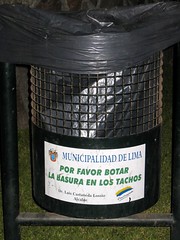 6 Spanish Language Words for TRASH CAN