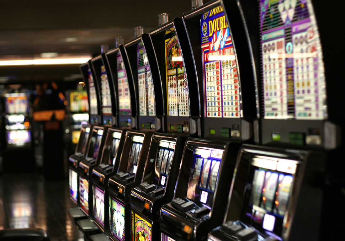 Las Vegs Slot Machines. Credit Yamaguchi先生