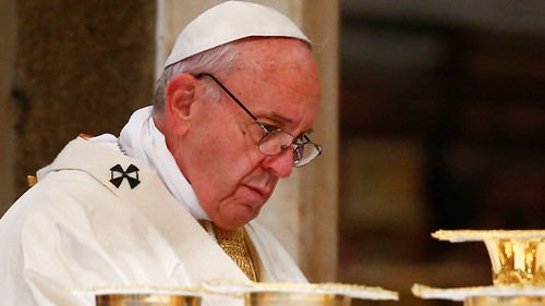 Pope Francis has warned against a rise in populism and the dangers of allowing political crises to usher in dictators like Hitler.