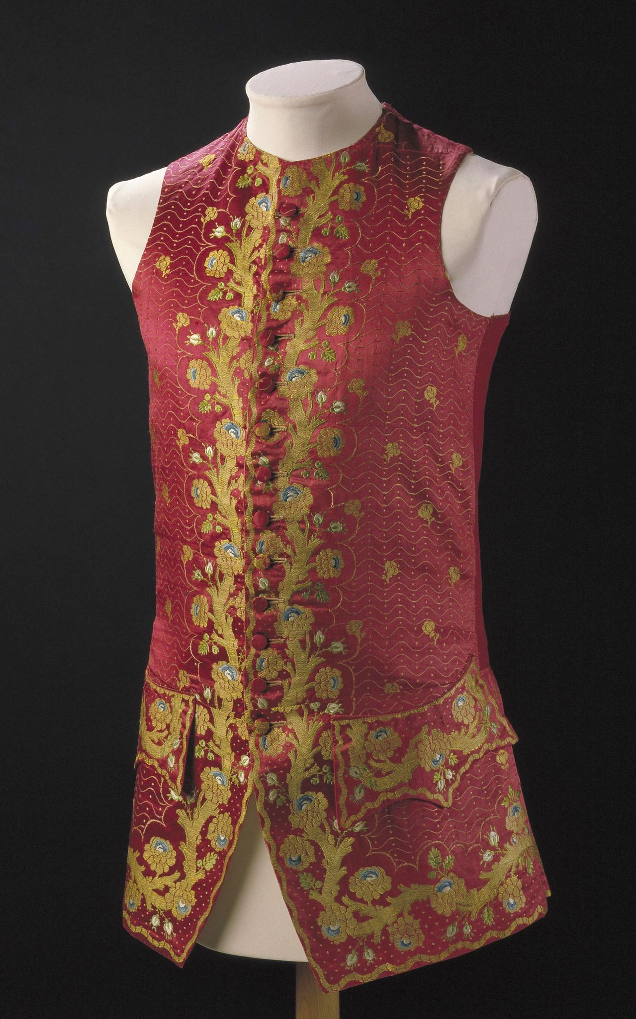 1765. British. Brocaded silk. © Victoria and Albert Museum, London