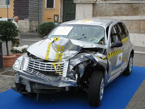 Chrysler pt cruiser crash test