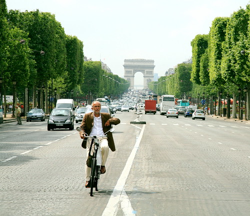 Not every cyclist finds the traffic in Paris such a doddle. Photo: Steve Jurvetson 